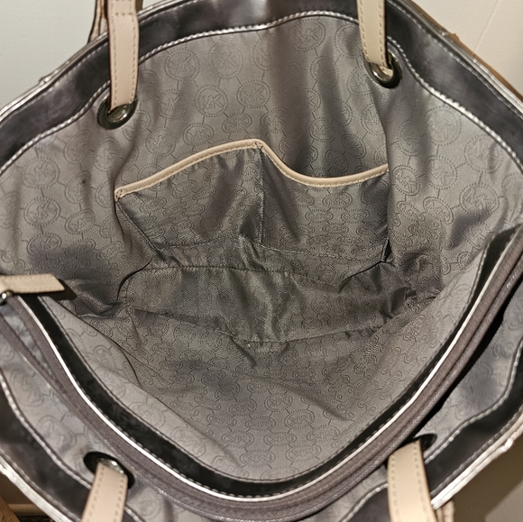 Purse - Picture 3 of 8